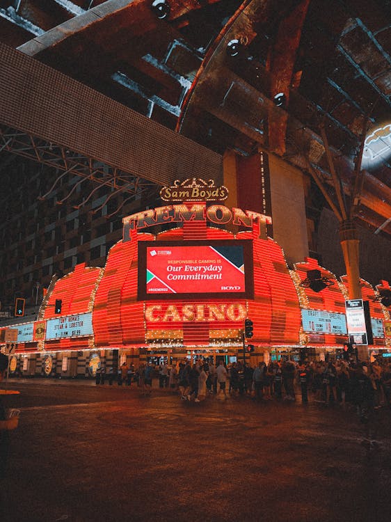 How Casinos Create a Sense of Belonging and Community for Regular Players